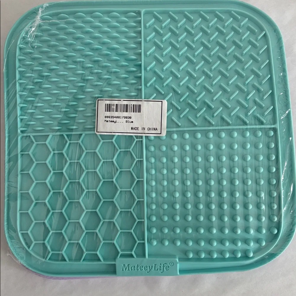 2 Mateey Life 7.9”x7.9” Large Lick Mat for Dogs and Cats pets New sealed